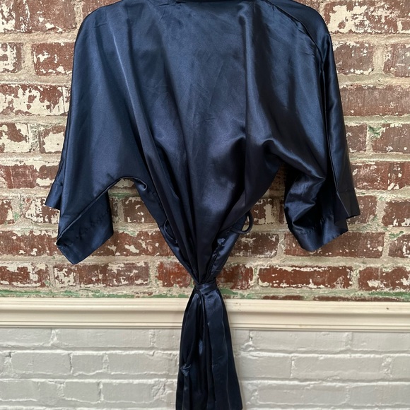 Silk robe - Picture 3 of 3